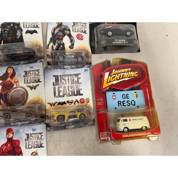 Lot of 15 Captain America + Justice League Hot Wheels Complete Set 15 Cars - Picture 6 of 9